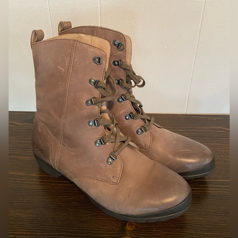 Bogs Casual Boots Womens Carrie Lace Up Mid Waterproof Leather 72022